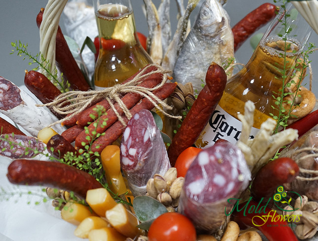 Basket with Sausage and Beer (made to order, 24 hours) photo